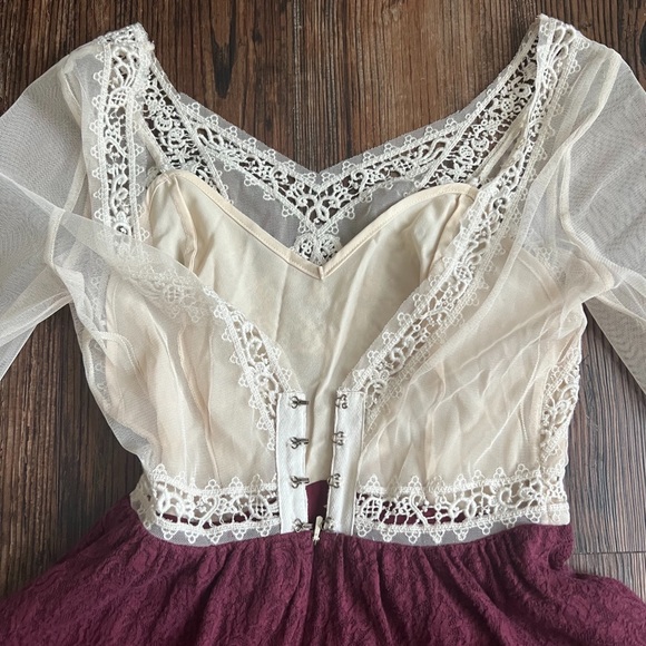 Free People Cream Lace Embroidered Burgundy Long Sleeve Dress - RARE - Picture 4 of 5